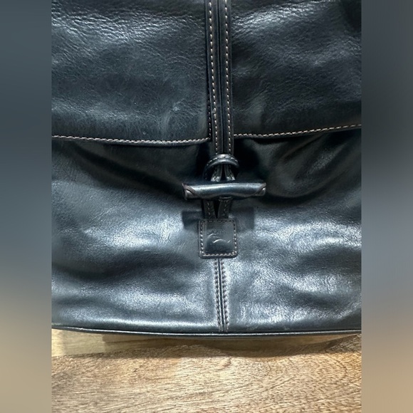 Vintage DOONEY & BOURKE Florentine Medium Toggle Crossbody bag purse Black - Picture 2 of 9